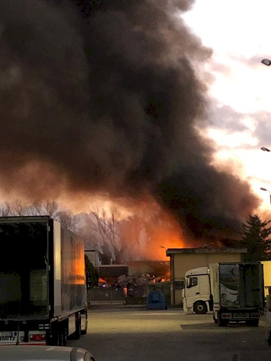Terni: il «caos calmo» dopo l'incendio