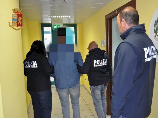 Eseguito mandato d’arresto europeo: era stato condannato per violenza sessuale, lesioni e sequestro di persona