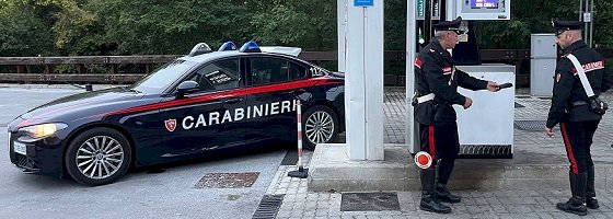 I carabinieri trovano un portafoglio con 1.900 euro: restituito al proprietario
