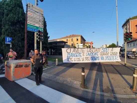 “Violati i diritti fondamentali dell’uomo: Bergamo e l’Italia non dimenticano”